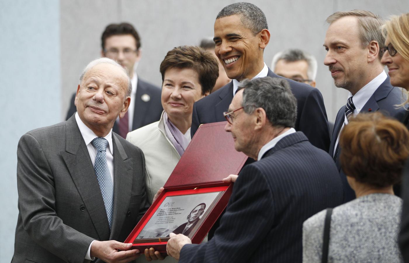 W czasie wizyty Baracka Obamy w Polsce w 2011 roku. Z lewej strony Zygmunt Rolat, jeden z głównych darczyńców Muzeum Historii Żydów Polskich POLIN.