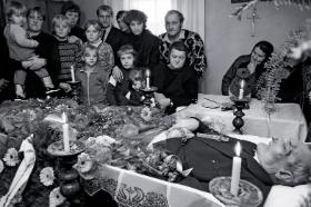 Czuwanie przy zmarłym, 1989 r.