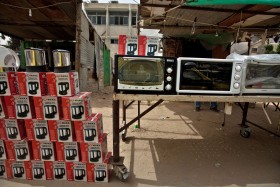 Podziemne tunele jeszcze niedawno były wykorzystywane głównie do przemytu broni. Dzisiaj, coraz częściej przemyca sie niemi żywność, artykuły codziennego użytku i materiały budowlane.