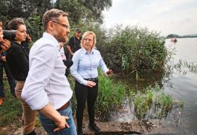 Latem 2022 r. Bogucki przerwał urlop i ruszył nad zatrutą rzekę. Mówiło się, że Zbyszek chce wypłynąć na Odrze.