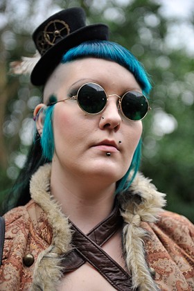 Niezwykła kolorystyka i wielobarwność od lat wyróżniają gości na festiwalu w Bolkowie.