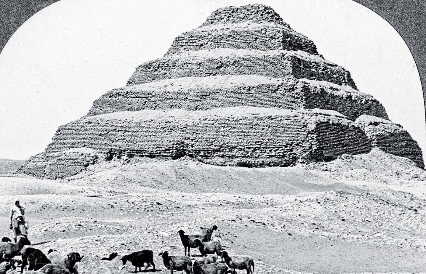 Piramida Schodkowa w Sakkarze, fotografia z 1905 r.