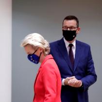 Premier Mateusz Morawiecki i przewodnicząca Komisji Europejskiej Ursula von der Leyen podczas unijnego szczytu w Brukseli 1 pażdziernika.