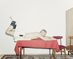 Jestem niezwykle wyczulony na piękno. Szczególnie porusza mnie piękno ludzkiego ciała - Prof. Jan Ślężyński. Autor rekordu Guinnessa w swojej kategorii wiekowej: w ciągu 27 minut i 20 sekund wykonał 211 stójek, bijąc własny rekord sprzed 10 lat.