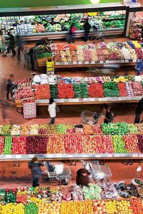 Podatek hipermarketowy z kampanii wyborczej to już historia.