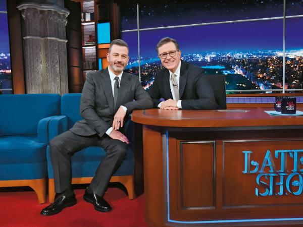 Jimmy Kimmel jako gość late night show Stephena Colberta. Zagrożeni komicy zwarli szyki.