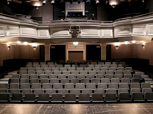 Scena Akademii Teatralnej im. Aleksandra Zelwerowicza w Warszawie