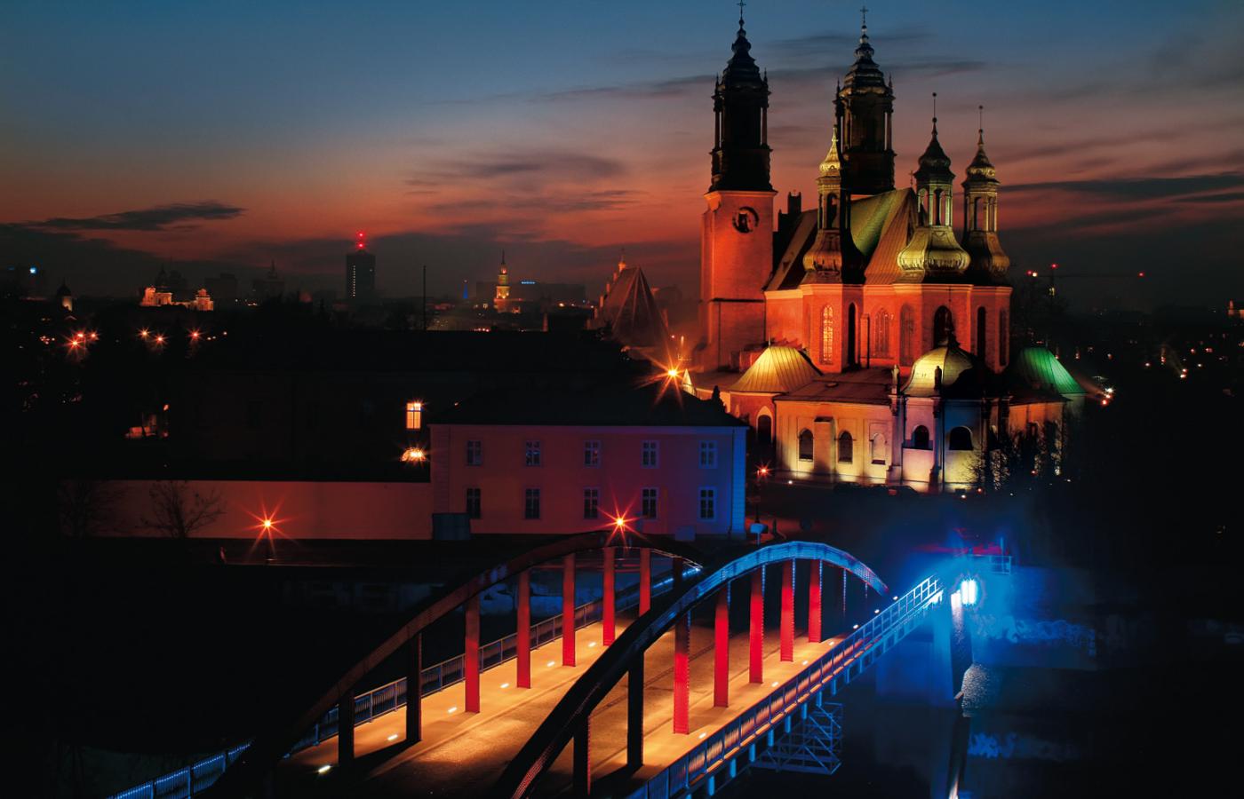 Bazylika Archikatedralna św. Piotra i Pawła na Ostrowie Tumskim. Na tej poznańskiej wyspie od ponad tysiąca lat mieści się ośrodek władzy kościelnej.
