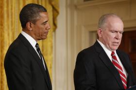 Prezydent Barack Obama stanął murem za Brennanem. Niektórzy twierdzą, że nie miał wyboru.
