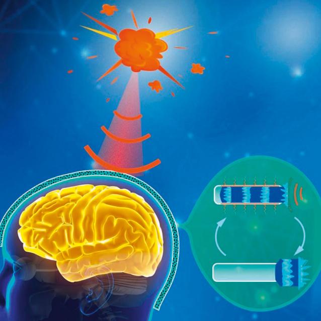 Uderzenie w hełm powoduje chwilową deformację struktury nanopianki, co chroni głowę.