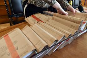 Jeśli sąd uzna pracownice za winne, mogą trafić do więzienia na okres od półtora roku do 15 lat (wyrok może być bliższy górnej granicy, bo proceder nie był incydentalny).