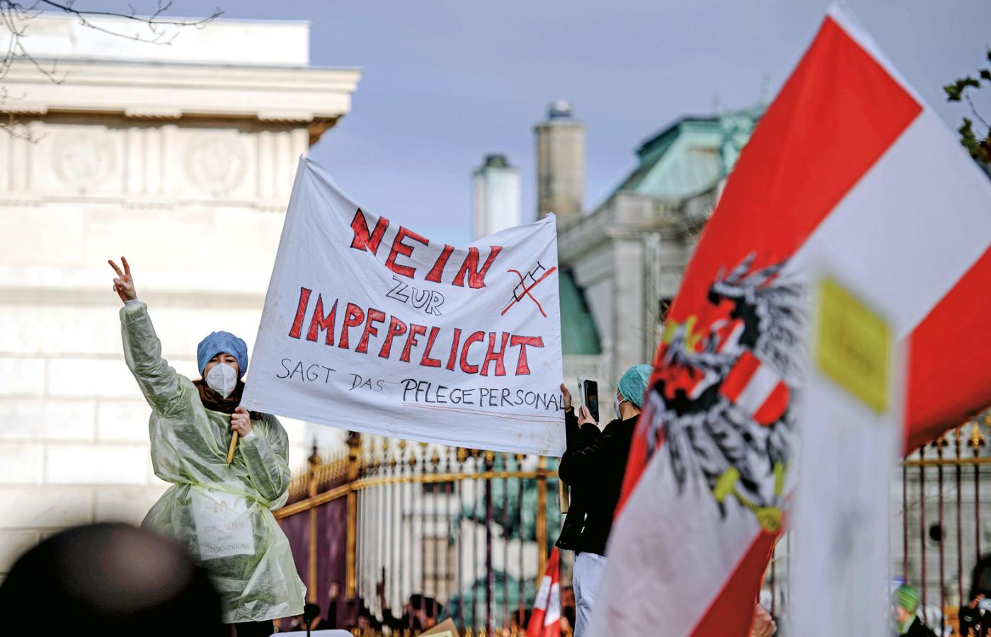 Protesty w Wiedniu przeciw lockdownowi dla niezaszczepionych.