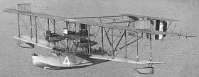 Curtiss NC-4 – samolot, który jako pierwszy, choć z międzylądowaniami, pokonał Atlantyk (w maju 1919 roku).