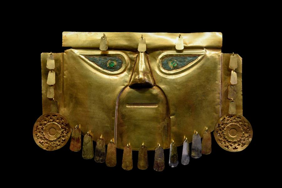 Złota ­maska dawnych władców Peru. Muzeum w Cuzco.