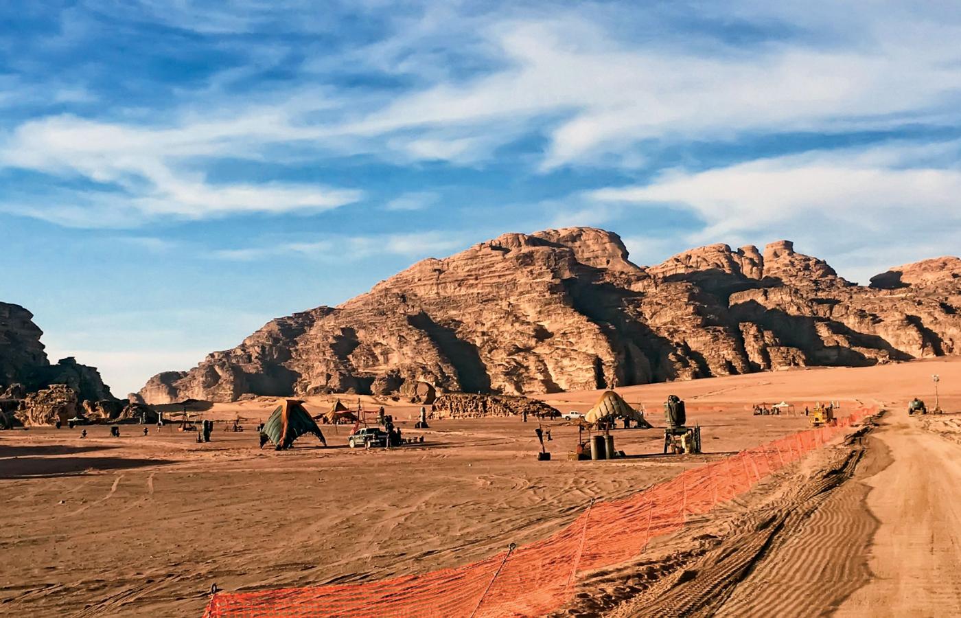 Plan filmowy IX części „Gwiezdnych wojen” na pustyni Wadi Rum.