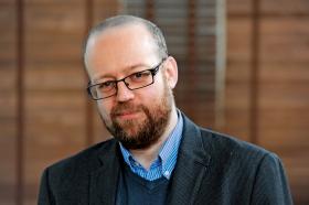 Dr Olaf Żylicz pracuje w warszawskiej Szkole Wyższej Psychologii Społecznej. Zajmuje się m.in. problemami moralnego funkcjonowania człowieka i poczucia winy.