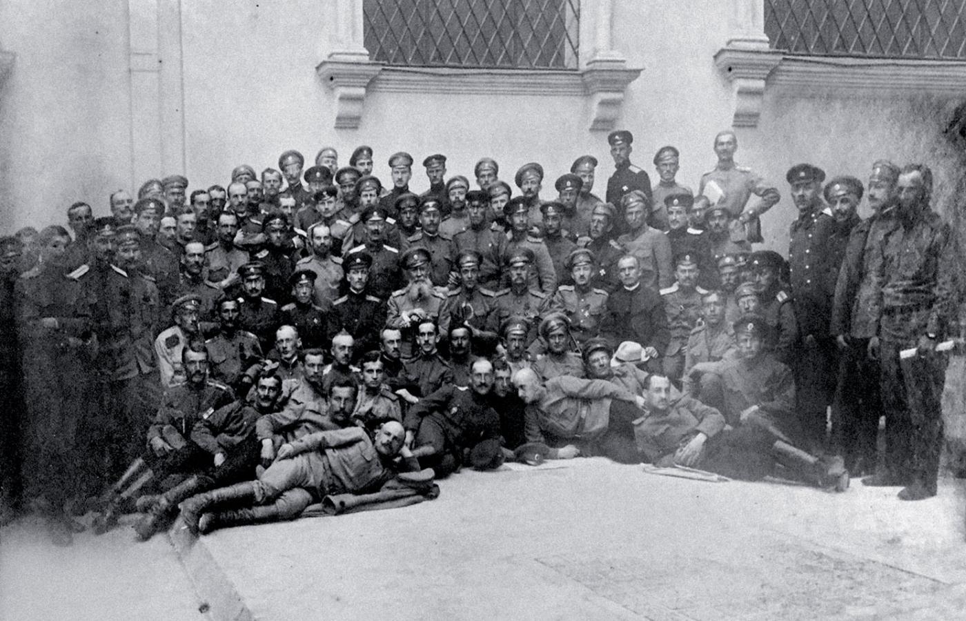 Oficerowie polscy z armii rosyjskiej – członkowie Związku Wojskowych Polaków Okręgu Moskiewskiego, zdjęcie z 1917 r.