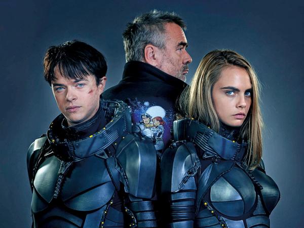 Dane DeHaan (Valerian) i Cara Delevingne (Laureline), z tyłu – reżyser filmu Luc Besson