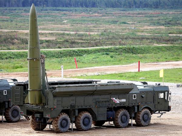 Podstawowym typem pocisku używanego przez Rosjan w Ukrainie jest 9K720 Iskander-M, który wszedł do uzbrojenia w 2006 r. jako następca zniszczonych systemów 9K714 Oka.