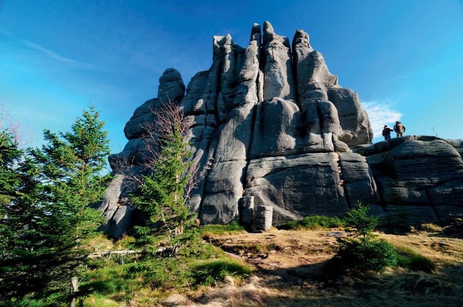 Pielgrzymy – majestatyczne ostańce skalne w Karkonoszach, osiągające 25 m wysokości.