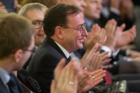 Były szef CBA Mariusz Kamiński, który – choć skazany wyrokiem sądu za nadużycie władzy – ma znowu czuwać nad publiczną uczciwością.