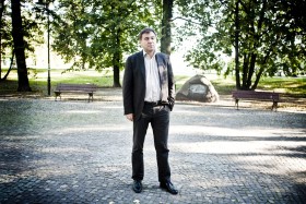 W społeczeństwach zachodnich grupy tworzące zdecydowaną większość mają narastające poczucie, że tracą wpływy i kontrolę