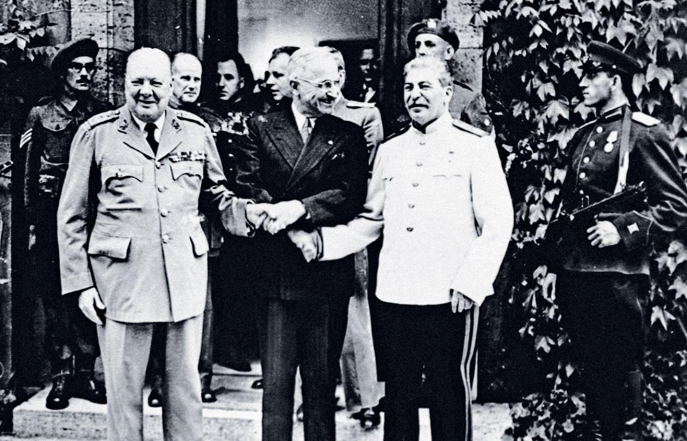 Uśmiechy i podchody. Churchill, Truman i Stalin w Poczdamie.