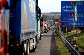 Korki na przejściu granicznym w Kołbaskowie