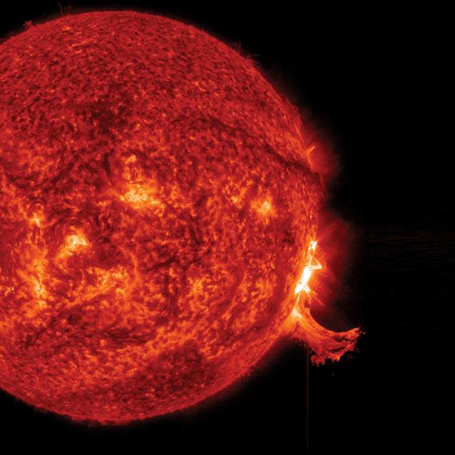 Rozbłysk słoneczny: Wyrzut plazmy słonecznej sfotografowany w 2014 roku przez wystrzelone przez NASA Solar Dynamics Observatory.