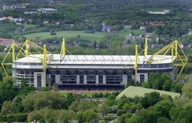 Signal Iduna Park - stadion Borussi Dortmund. Mieści ponad 80 tys. widzów. Największy stadion w Niemczech.