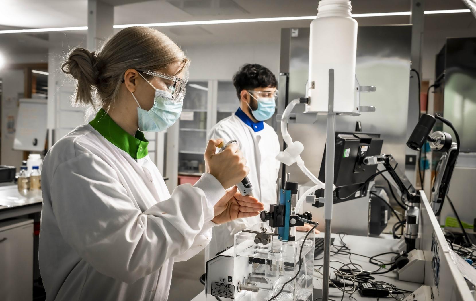 Biotechnologia zaczyna się od edukacji. Tak kształci się naukowców przyszłości