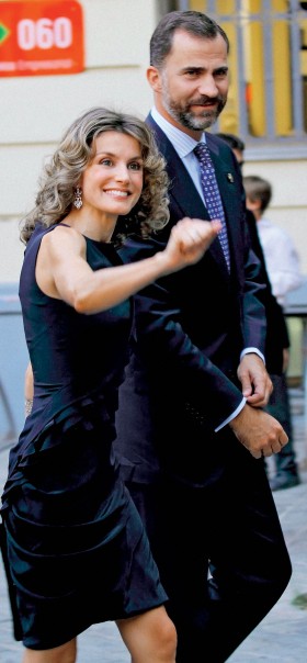 Hiszpański książę Filip z żoną Letizią Ortiz