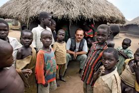 Północna Uganda, 2006 r. Tereny działania partyzantki antyrządowej, obóz uchodźców z terenów objętych walkami.