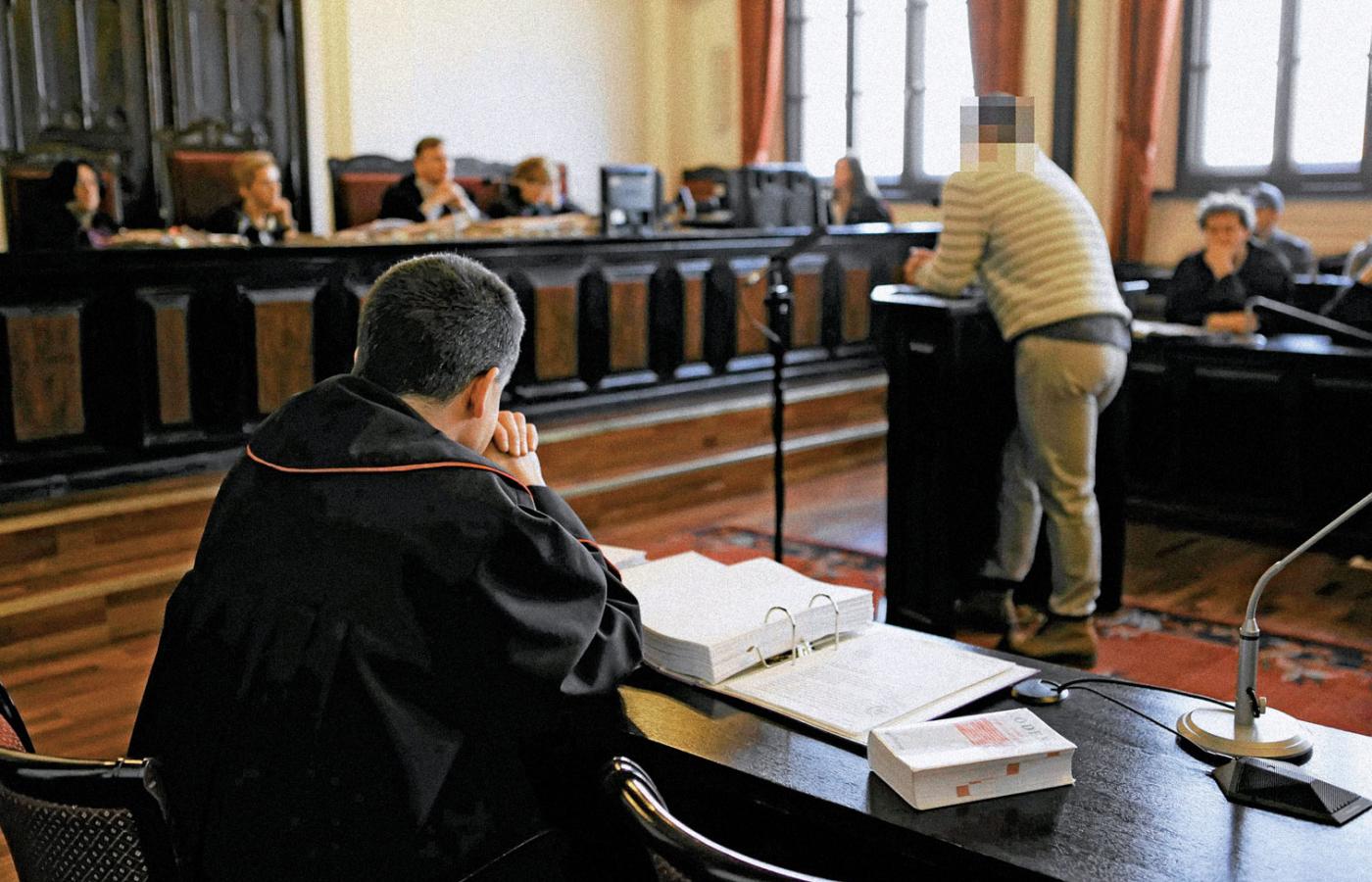 Świadek Dariusz S., ps. Szramka zeznaje w procesie Tomasza G., oskarżonego o zlecenie zabójstwa dyrektora oddziału PZU.