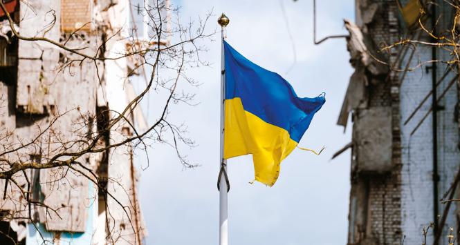 Ponad połowa badanych przyjmuje, że wojna jeszcze potrwa, a 65 proc. deklaruje gotowość ponoszenia jej trudów tak długo, jak będzie potrzeba.