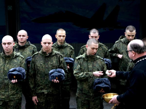 Rosyjscy rekruci w Petersburgu, 15 października 2025 r.