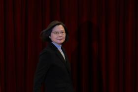 Za granicą prezydentka Tsai Ing-wen cieszy się generalnie lepszą opinią niż w kraju, gdzie jej polityka ma silną opozycję ze strony nacjonalistycznego Kuomintangu.