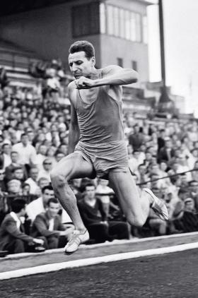 Nasz największy wygrany trójskoczek Józef Szmidt, obrońca tytułu z Rzymu.