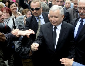 Spokojnie, bez ekscytacji. Można się modlić, podziwiać i oddawać hołd, ale bez dotykania!