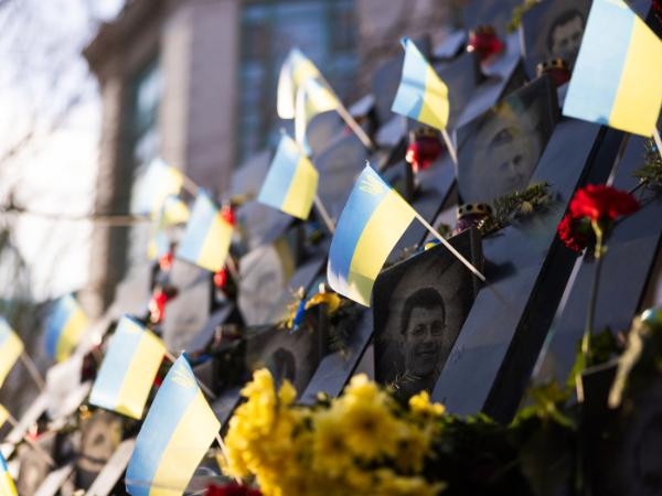 Ukraina czci swoich bohaterów, którzy polegli na wojnie z Rosją.