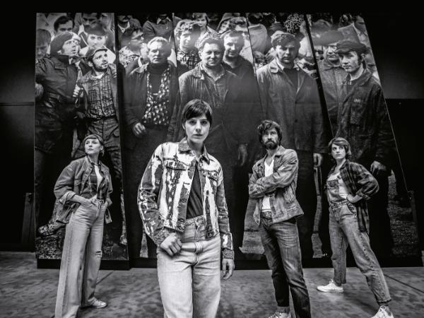 Danusia (Wałęsa – w tej roli Karolina Kazoń), Gaja (Kuroń – Magdalena Osińska), Jacek (Kuroń – Marcin Czernik) i Henryka (Krzywonos – Dominika Feiglewicz).