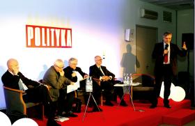 Od lewej: Andrzej Klesyk, prof. Jerzy Hausner, prof. Radosław Markowski, Sławomir S. Sikora i Jerzy Baczyński