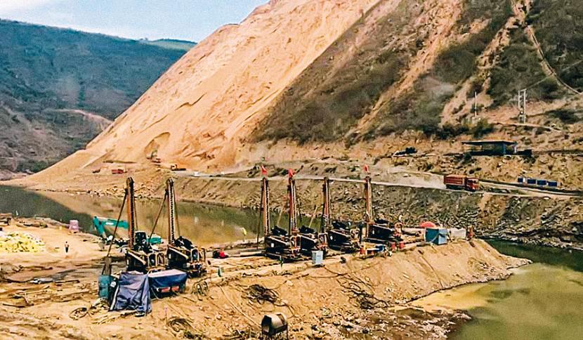 Zapora w prowincji Yunnan miała osiągnąć 175 metrów wysokości. Spiętrzone wody zalałyby dolinę.