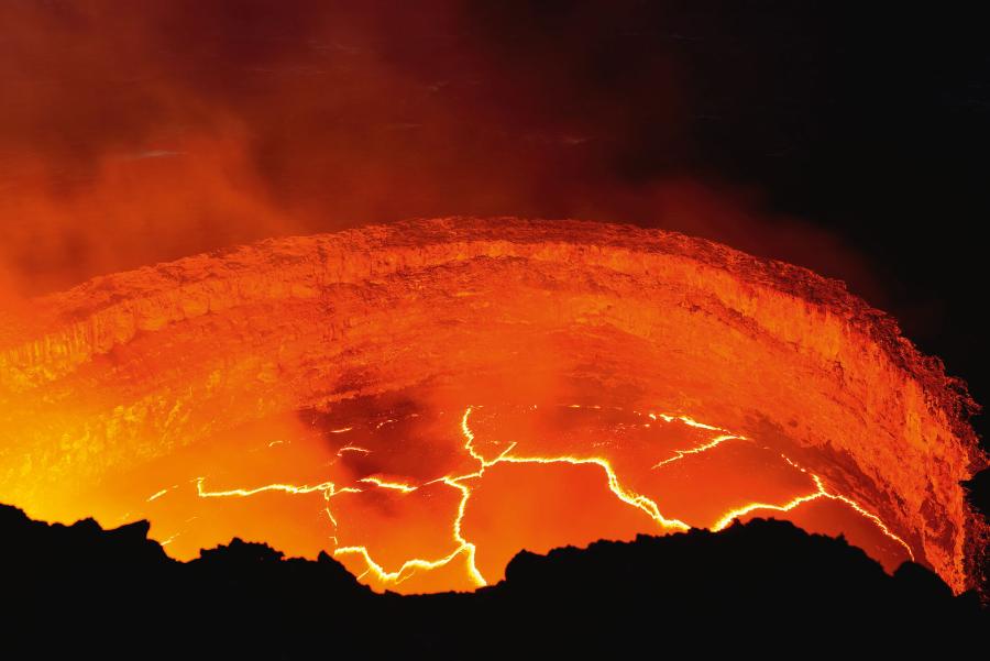 Widok wnętrza aktywnego wulkanu Kīlauea – Hawaje (USA).