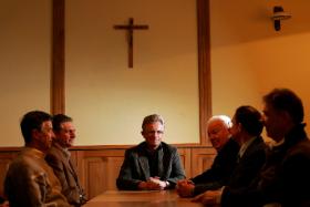 Rekolekcje ignacjańskie u Jezuitów w Kaliszu w środku: Grzegorz Słupski