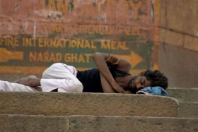 Można też odpocząć nad wodą.