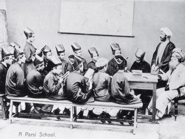 W perskiej szkole, ok. 1900 r.