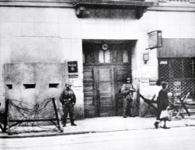 Siedziba żandarmerii niemieckiej przy ul. Chłodnej w Warszawie.