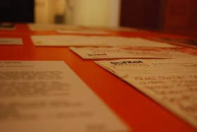 Kartki, jakie Romy Schneider pisałaa na firmowym papierze sieci hotelowej Sofitel podczas kręcenia zdjęć....