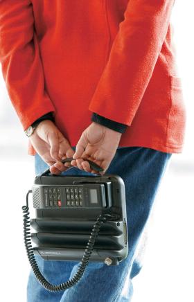 Od tego się zaczęło...Jeden z pierwszych telefonów komórkowych, zwany cegłą lub kaloryferem.